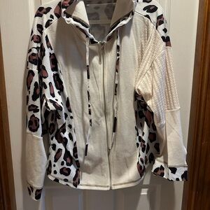 Stylish Leopard Print Bomber Jacket